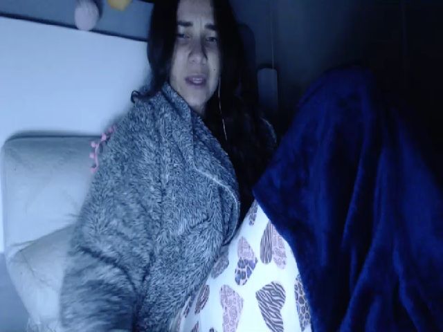 Live sex webcam photo for Joanne7 #268701778