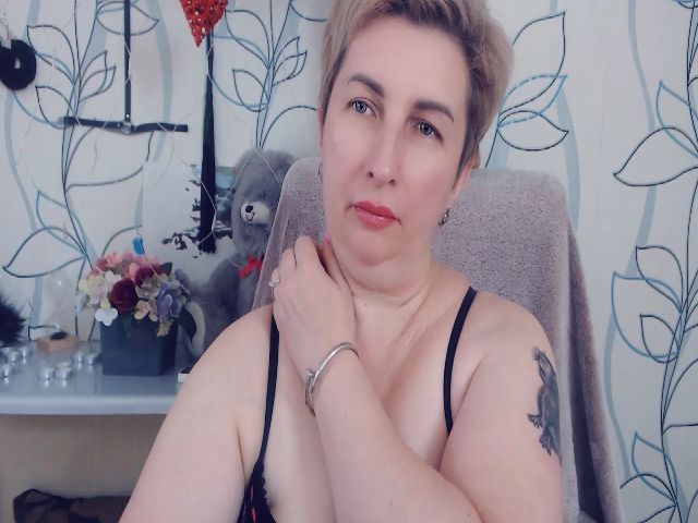 Live sex webcam photo for DepravedMadam #268704797