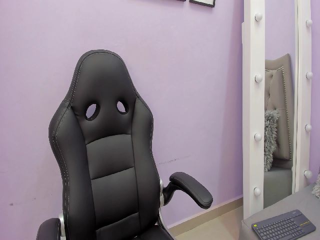 Live sex webcam photo for EvieNoir #268715897