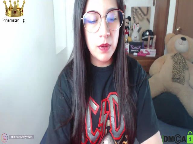 Live sex webcam photo for Miahot21 #268699931