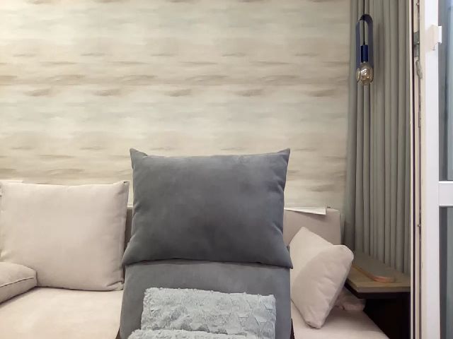 Live sex webcam photo for EmillyD #268706880