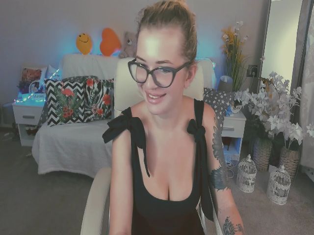 Live sex webcam photo for ArielAniston #268705464