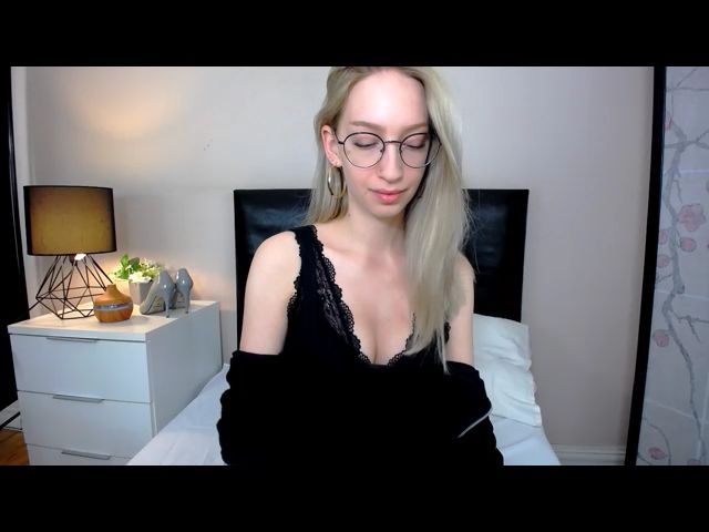 Live sex webcam photo for SandraBeautyy #268702549