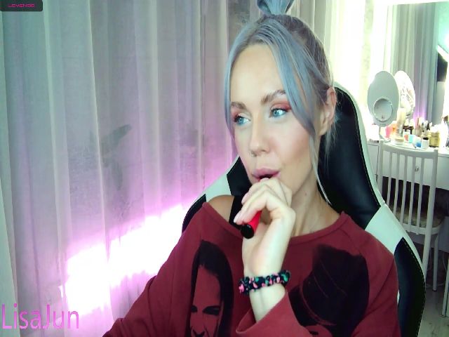 Live sex webcam photo for LisaJun #268716020