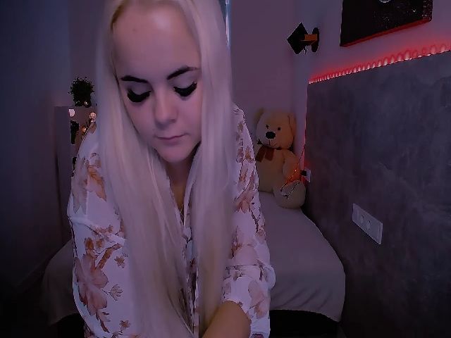 Live sex webcam photo for Jenni__fer #268702503