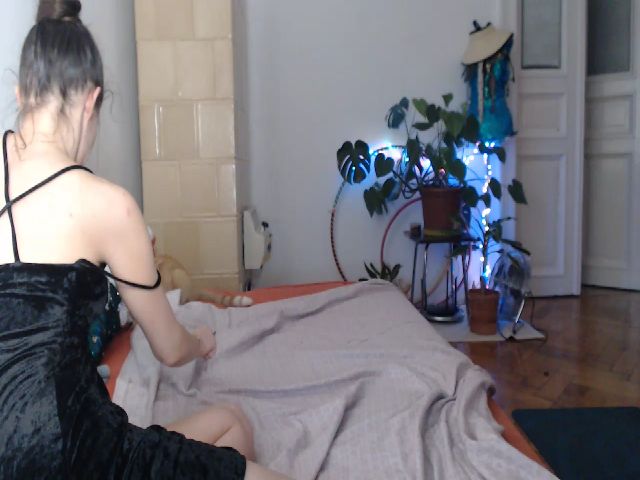 Live sex webcam photo for PetitePinkie #268718098