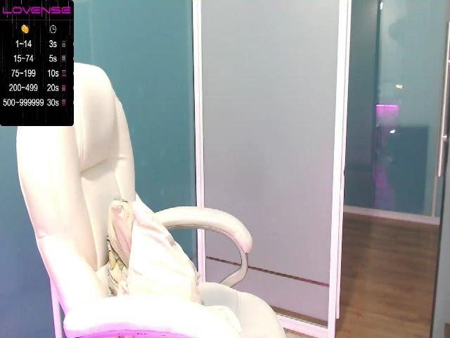 Live sex webcam photo for Liz_scarlett_ #268715009