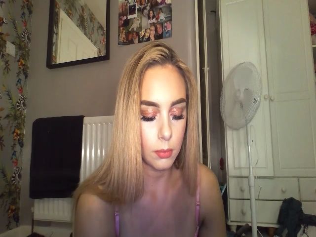 Live sex webcam photo for Sexysisixxx #268717239