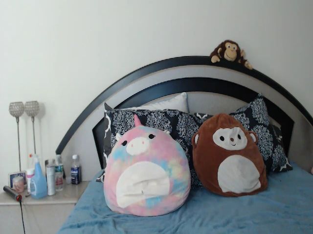 Live sex webcam photo for lyllla #268700396