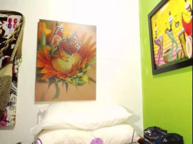 Live sex webcam photo for zoenaomi #268700669