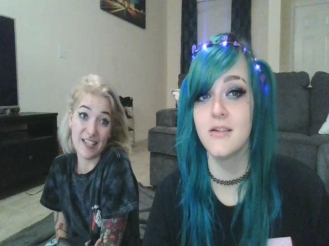 Live sex webcam photo for FloraSky #268705041