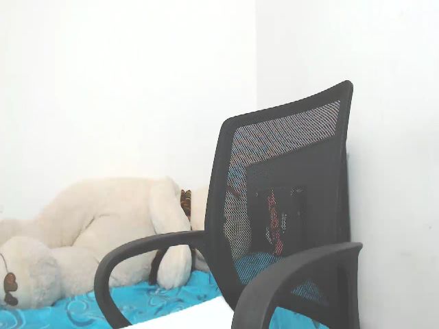 Live sex webcam photo for DIANA_STEVEN #268706144