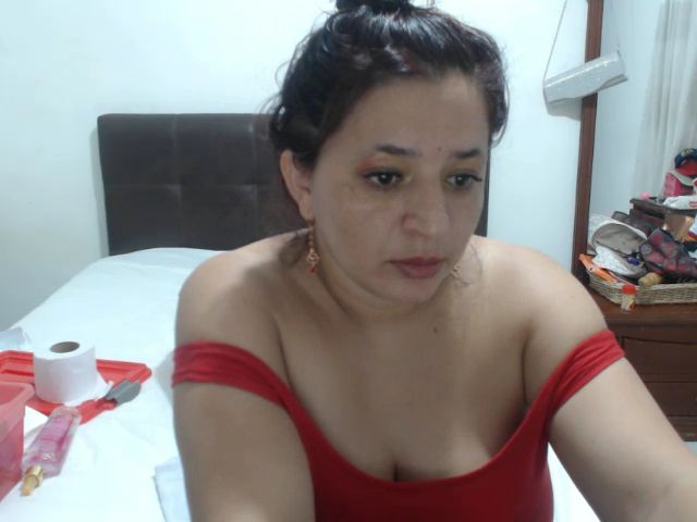 Live sex webcam photo for Sexysquirx #268712244