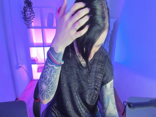 Live sex webcam photo for HelenCarter #268716847