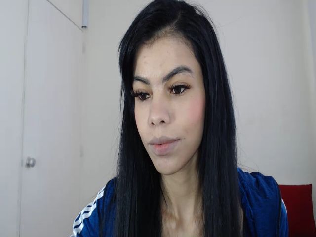 Live sex webcam photo for cata122 #268712532