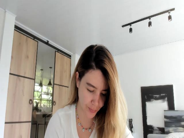 Live sex webcam photo for LauraVega #268710859