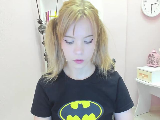 Live sex webcam photo for VeronicaRangy #268718548