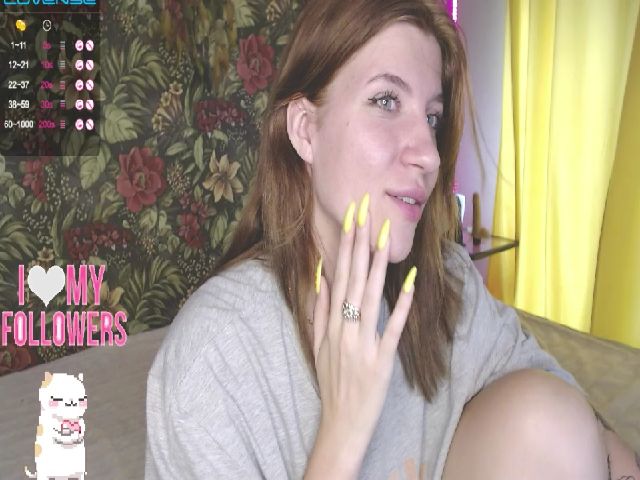 Live sex webcam photo for BloomBambi #268711246