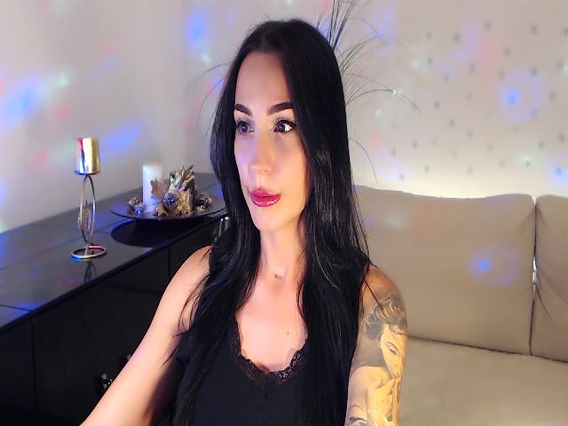 Live sex webcam photo for RubinRosey #268712278