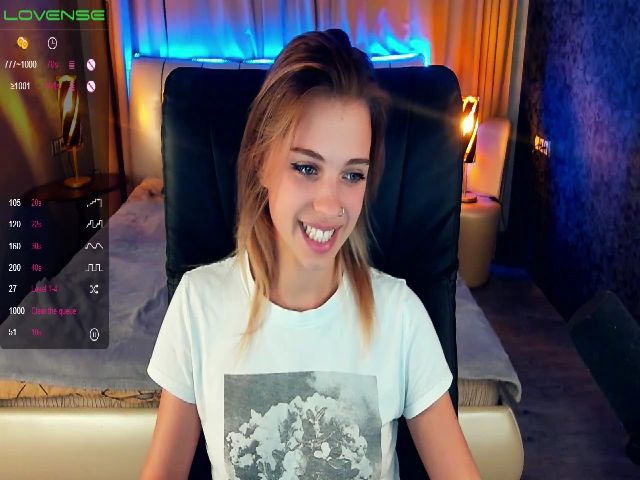 Live sex webcam photo for MariaCharming #268709972