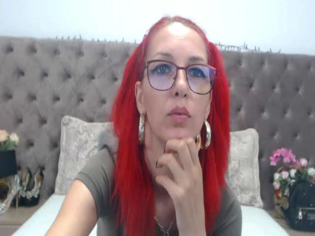 Live sex webcam photo for DaphneFoxy #268718122