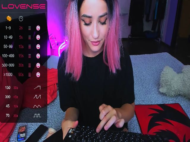 Live sex webcam photo for Ella_Taylor_ #268717583