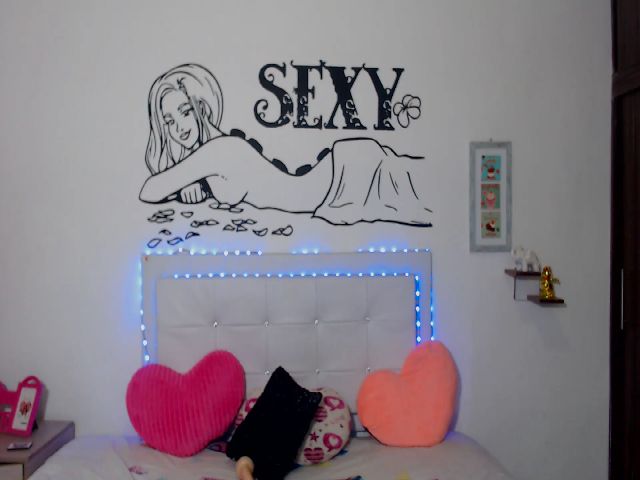 Live sex webcam photo for violeta09 #268702842