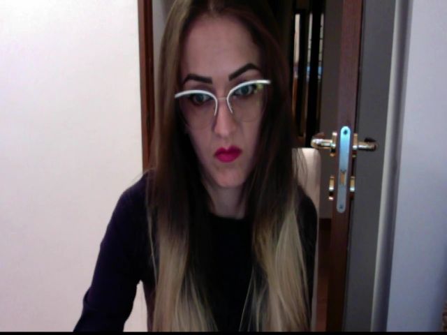 Live sex webcam photo for KissElena #268699372