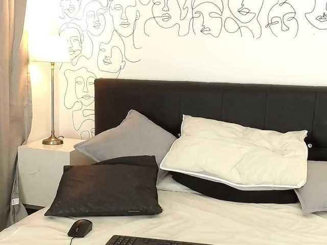 Live sex webcam photo for TashaRay #268703616