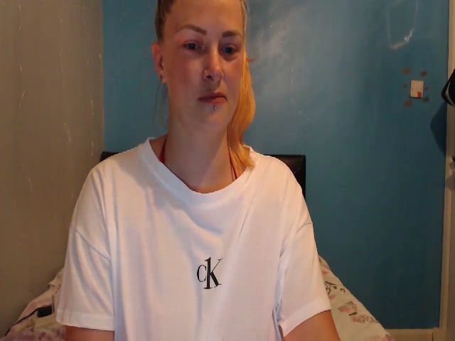 Live sex webcam photo for Arielbee #268717892