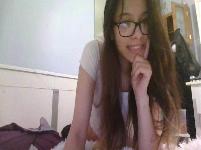 Live sex webcam photo for lewdgamermel #268705342