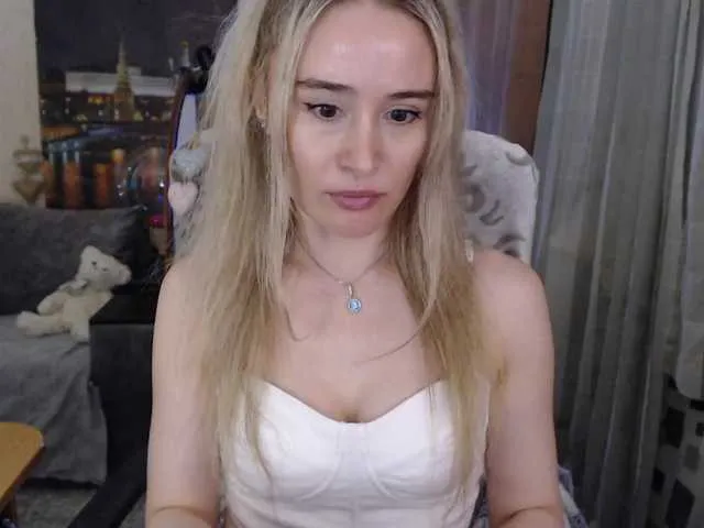 Live sex webcam photo for xyliganka777 #268719462