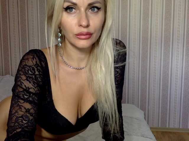 Live sex webcam photo for Emiliiaaa #268727678
