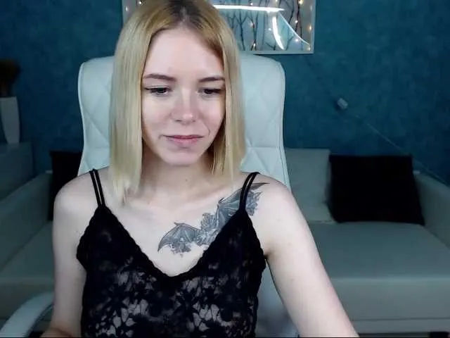 Live sex webcam photo for EmmaBryan #268728158