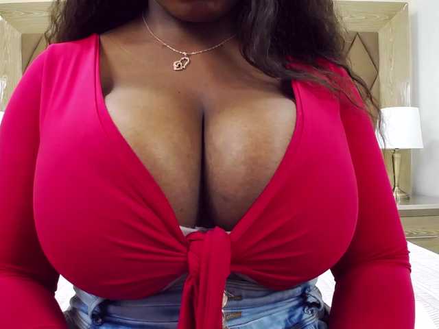 Live sex webcam photo for GracieSmall #268723803