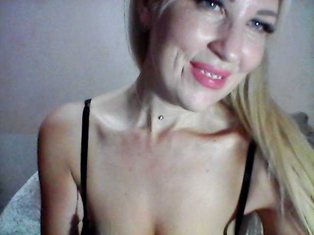 Live sex webcam photo for Sexywoman999 #268719048