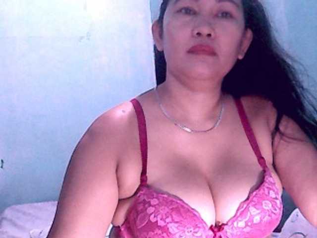 Live sex webcam photo for wildmom4u #268728267