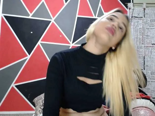 Live sex webcam photo for adri14-1 #268732839