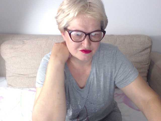 Live sex webcam photo for klasyadelle #268732450