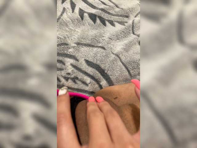 Live sex webcam photo for LolaSyde #268718977