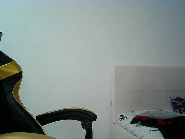 Live sex webcam photo for YOUNGCOUPLE20 #268731989