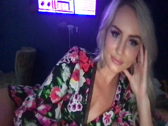 Live sex webcam photo for Officialelsa #268722289