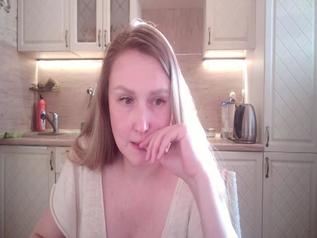 Live sex webcam photo for JaneGrey111 #268730883