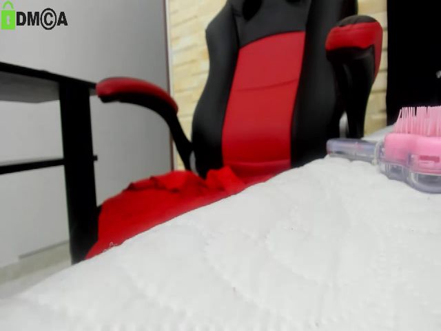 Live sex webcam photo for Roxana_06 #268734019