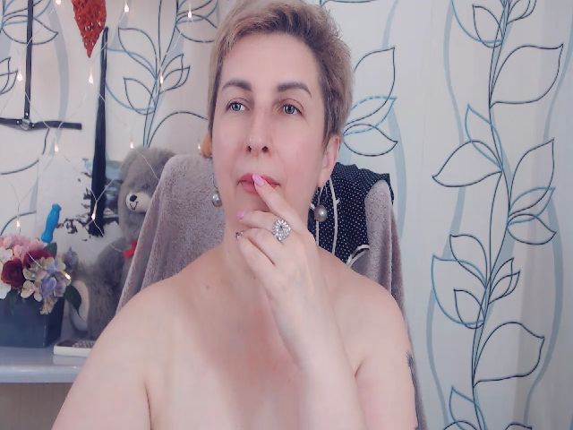 Live sex webcam photo for DepravedMadam #268727237