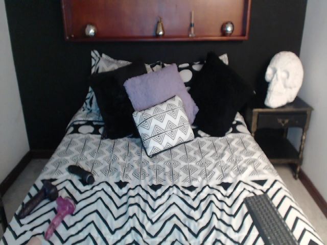 Live sex webcam photo for Moon_light__ #268722718