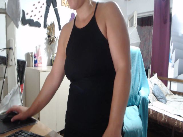 Live sex webcam photo for LiaMelanyy #268734550