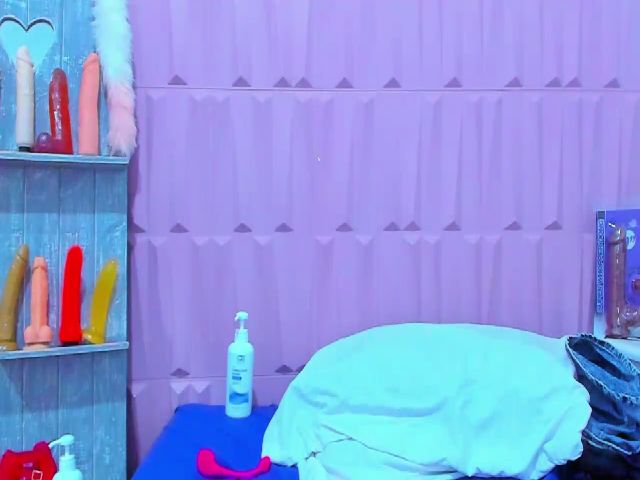 Live sex webcam photo for Cristal_West #268734031