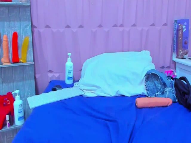 Live sex webcam photo for Cristal_West #268735210