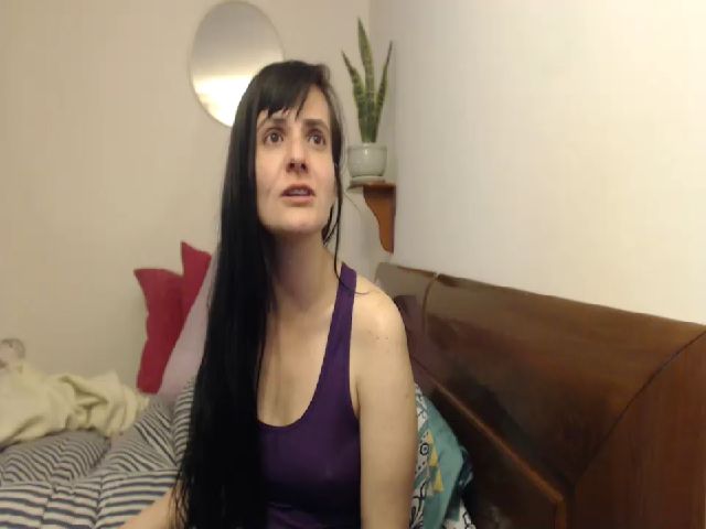 Live sex webcam photo for isabellazee2 #268721555